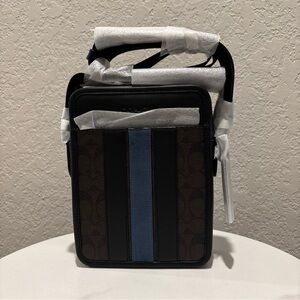 NWT Coach Men’s Signature Messenger with Brown and Blue Stripe